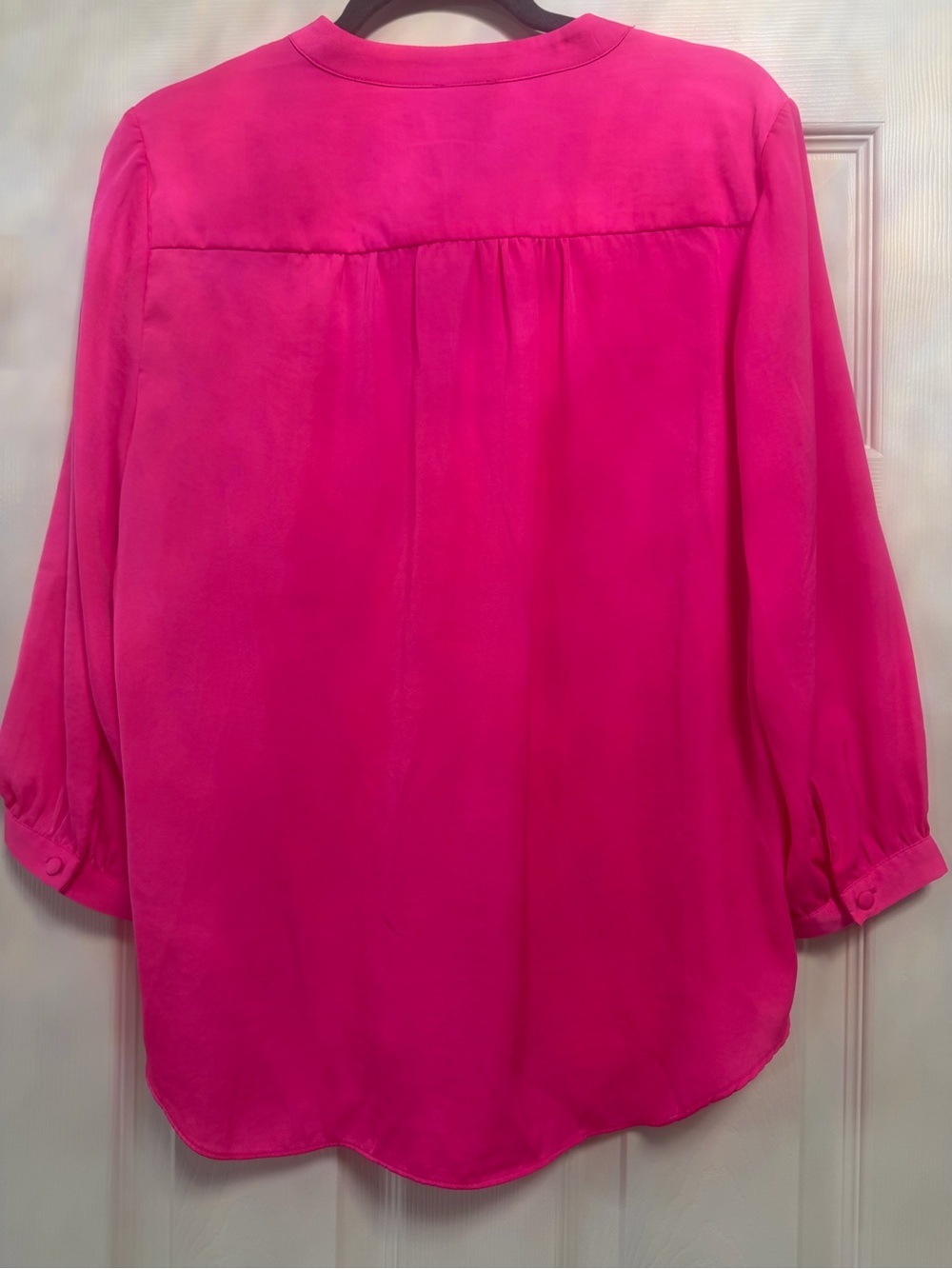 Vince Camuto Rumple Satin Split V-Neck Blouse Fuchsia Pink L - Picture 3 of 8